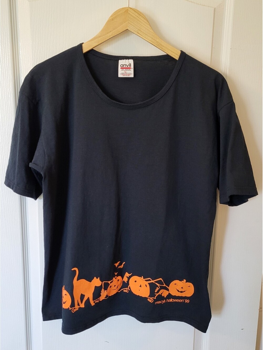VTG Macy's Women's Halloween 1999 Black Anvil Graphic T-Shirt Sz L Spooky Y2K